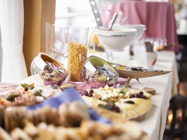 Covered brunch buffet on Sunday morning